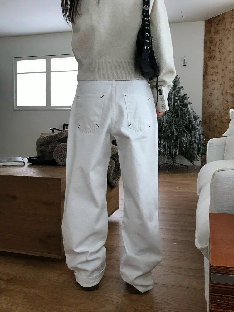 大圓領波點細節上衣