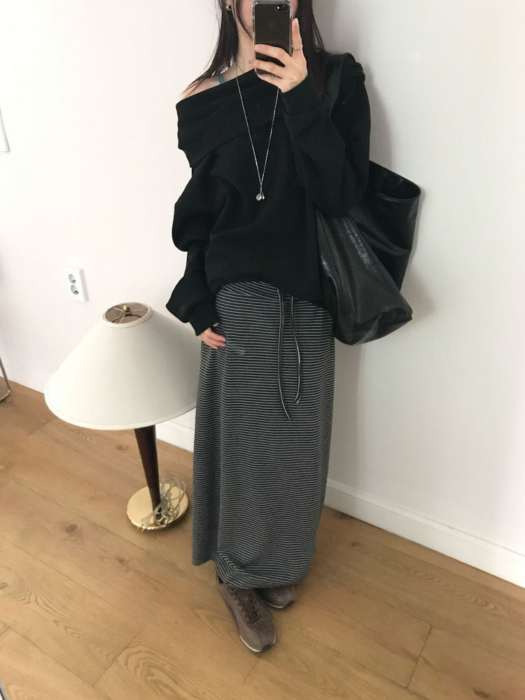 反折條紋抽繩細節及踝裙