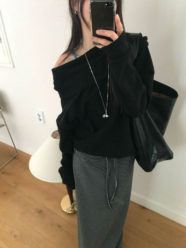 反折條紋抽繩細節及踝裙