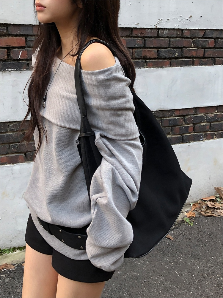露肩連帽細節寬鬆上衣