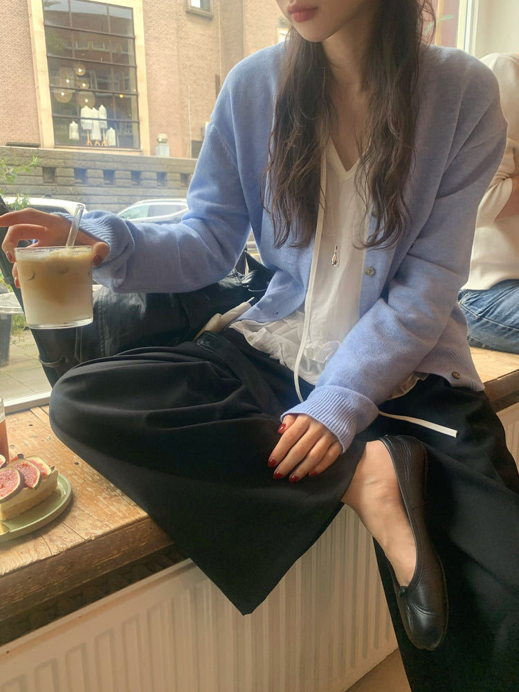 微透垂帶荷葉邊細節上衣