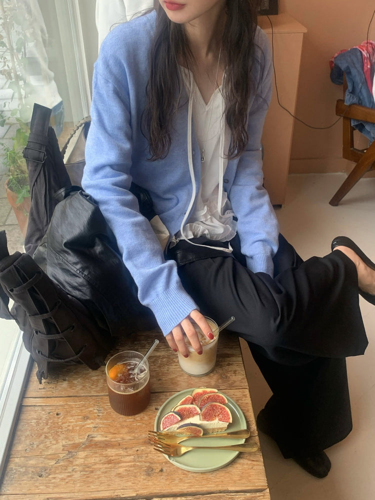 微透垂帶荷葉邊細節上衣