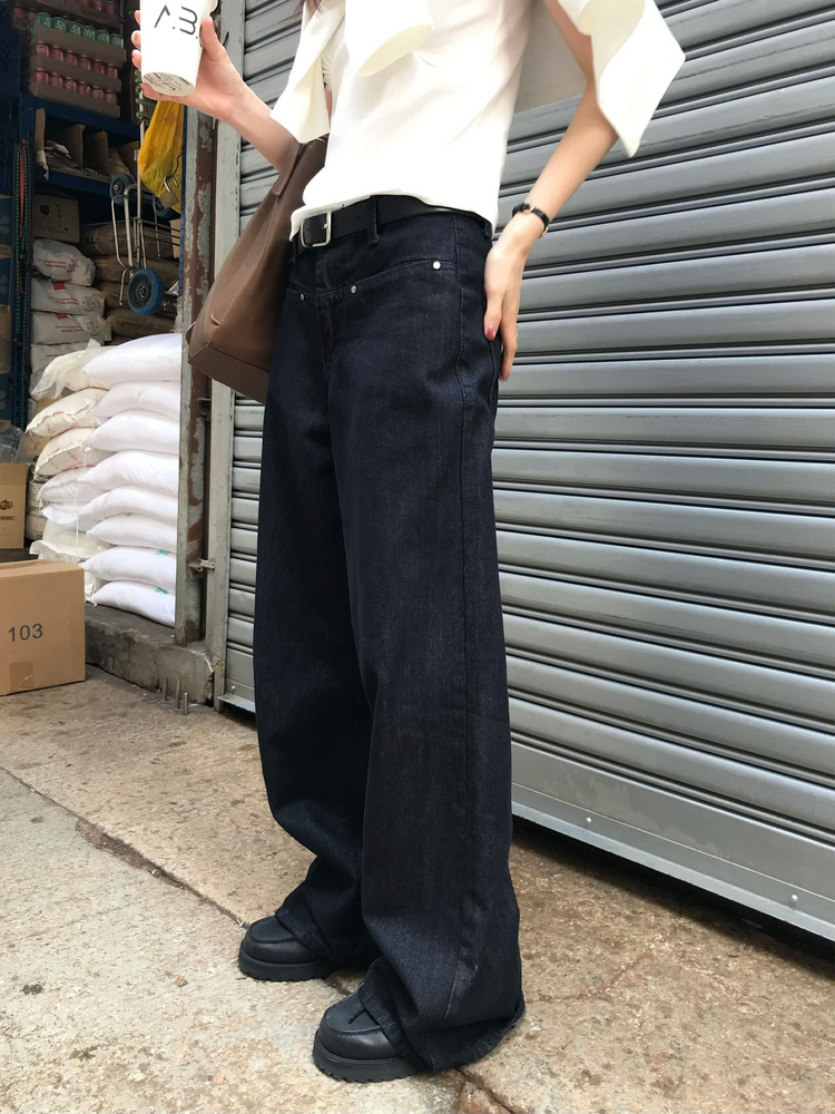 口袋細節直筒牛仔褲