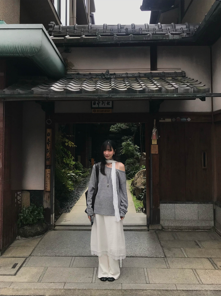 蕾絲邊紋理細節連身裙