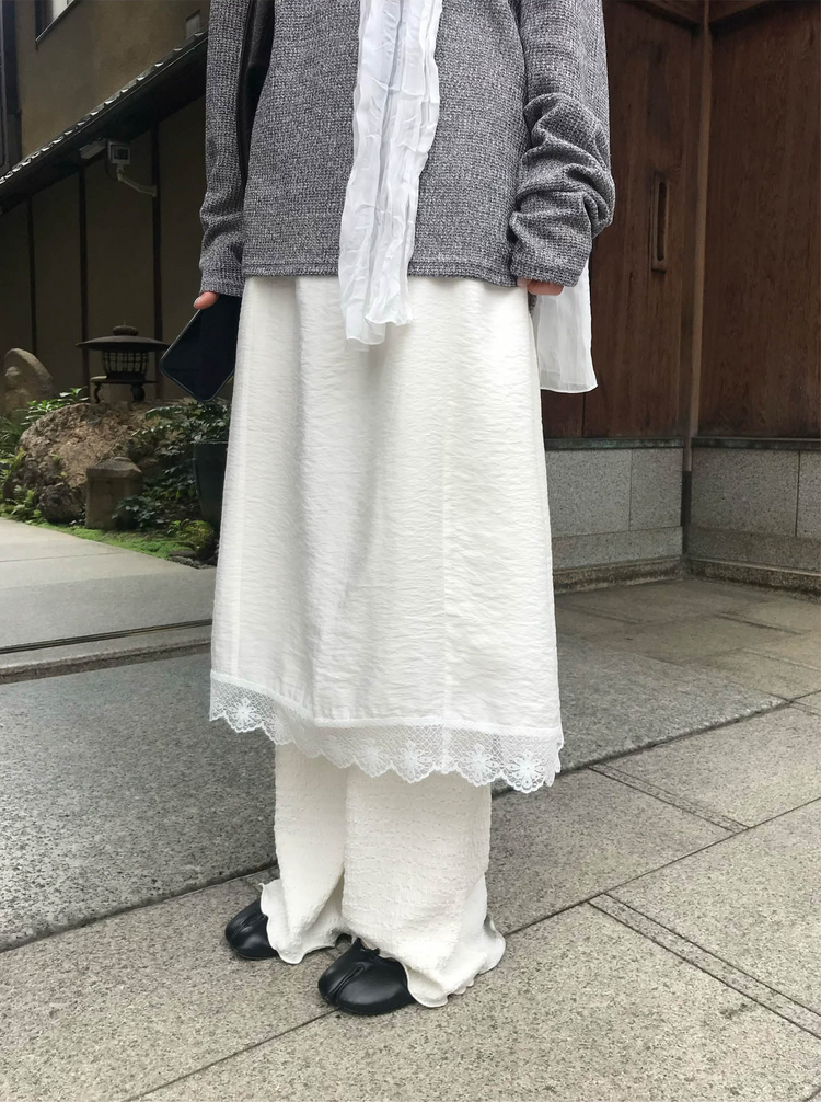 蕾絲邊紋理細節連身裙