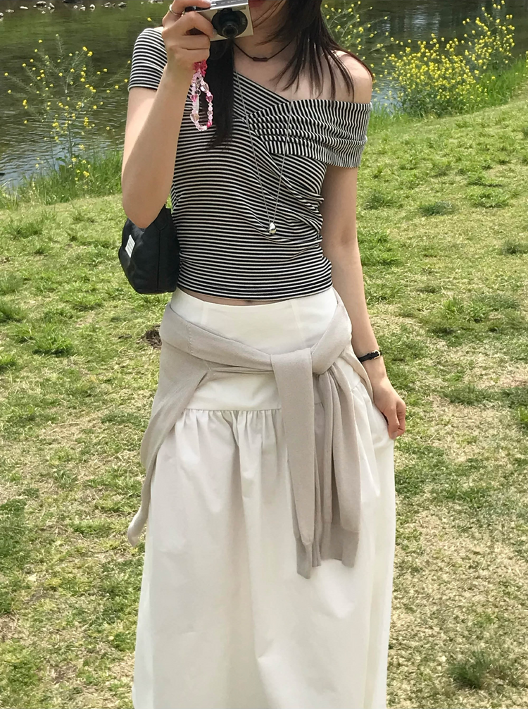美肩條紋交疊細節上衣