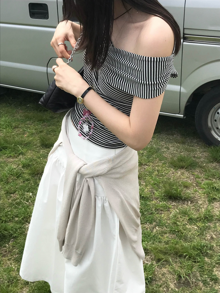 美肩條紋交疊細節上衣