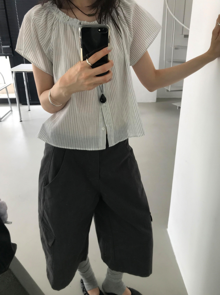條紋美肩排鈕上衣