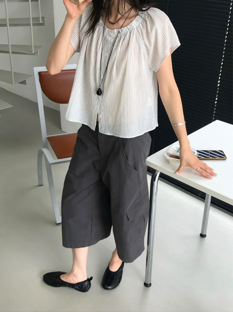 條紋美肩排鈕上衣