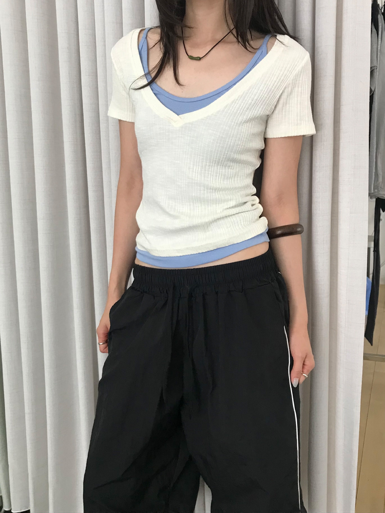 坑紋深V領修身上衣