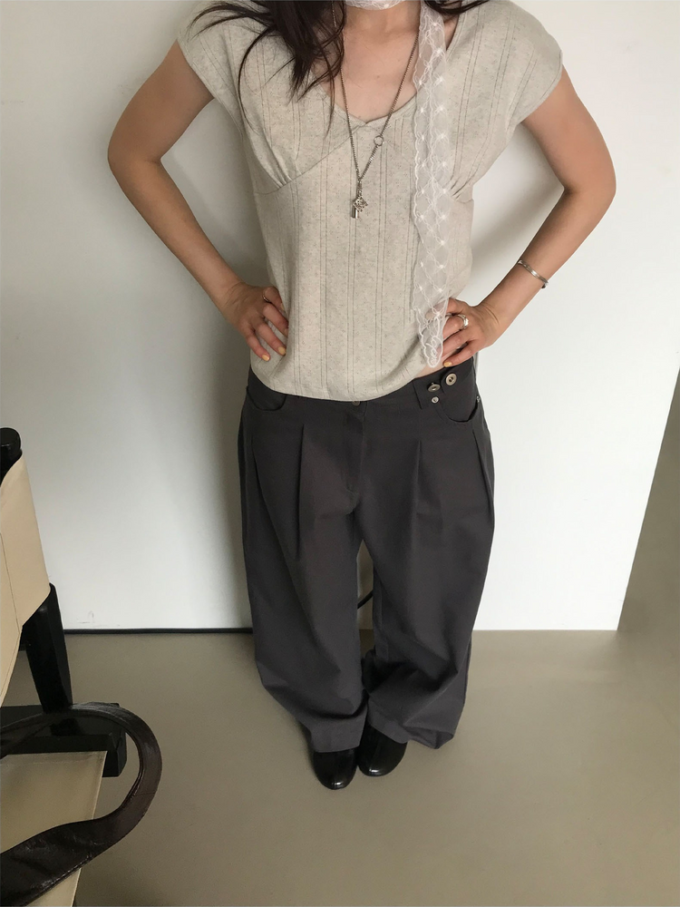 縷空暗紋胸壓線細節上衣