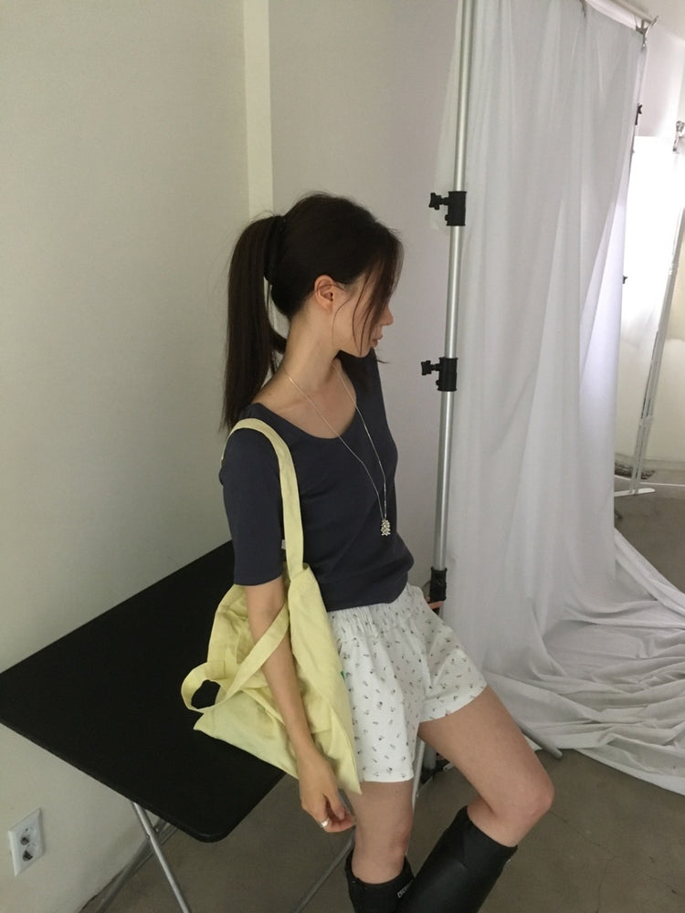 美色U領修身上衣