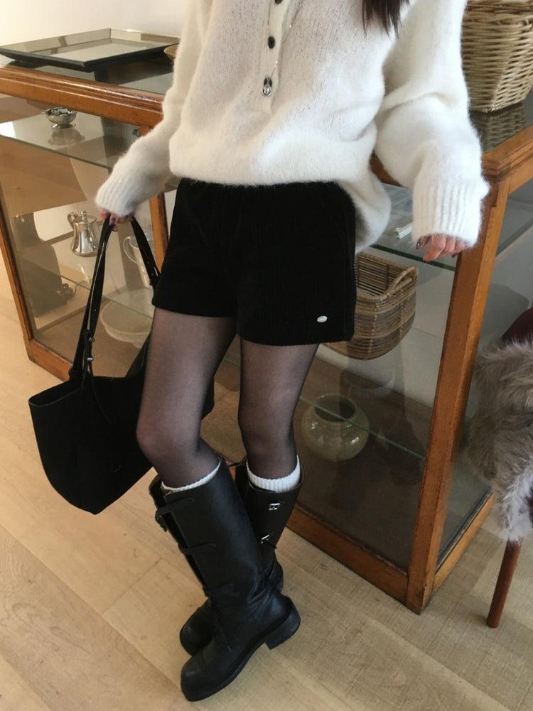 鐵扣細節燈芯絨短褲