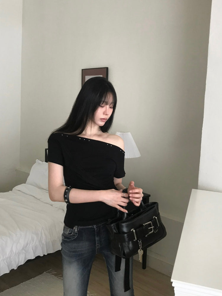 美肩鉚釘細節綁帶修腰上衣