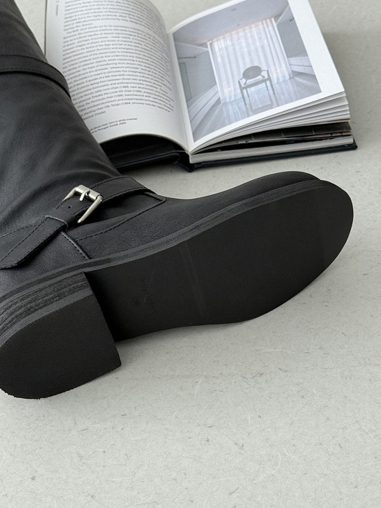 美色軟皮扣帶細節堆堆靴