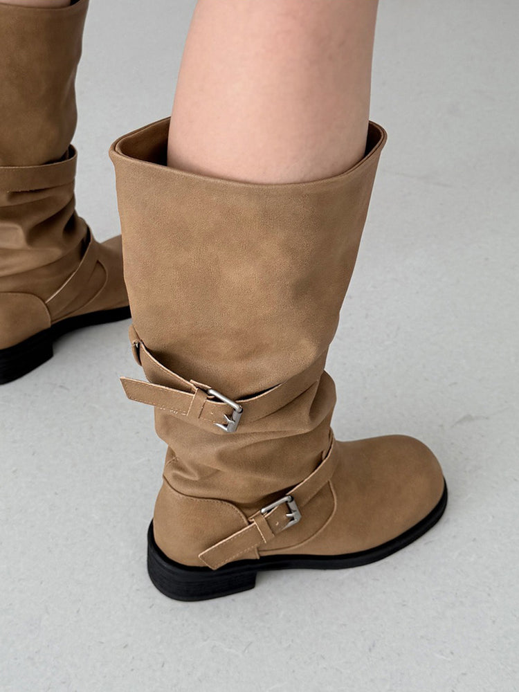 美色軟皮扣帶細節堆堆靴