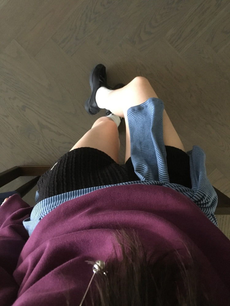美色露肩細節衛衣