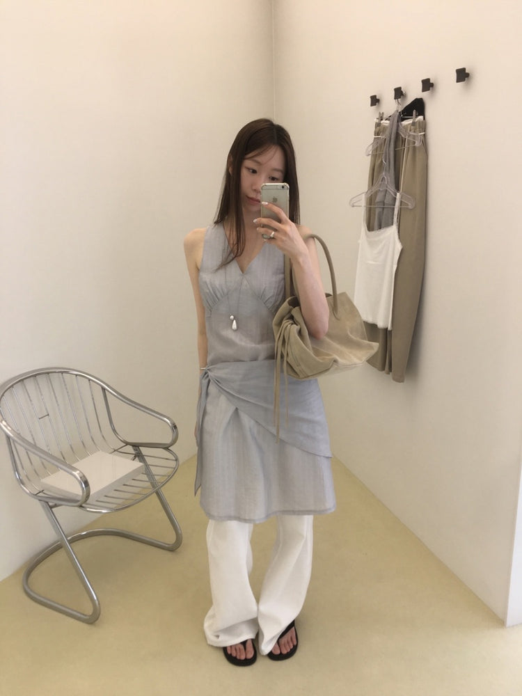 美色透膚V領圍巾細節連身裙