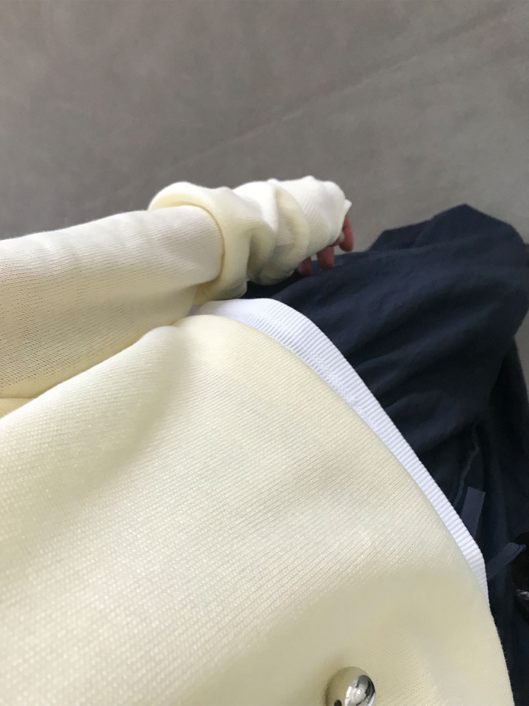 美色透膚V領針織上衣
