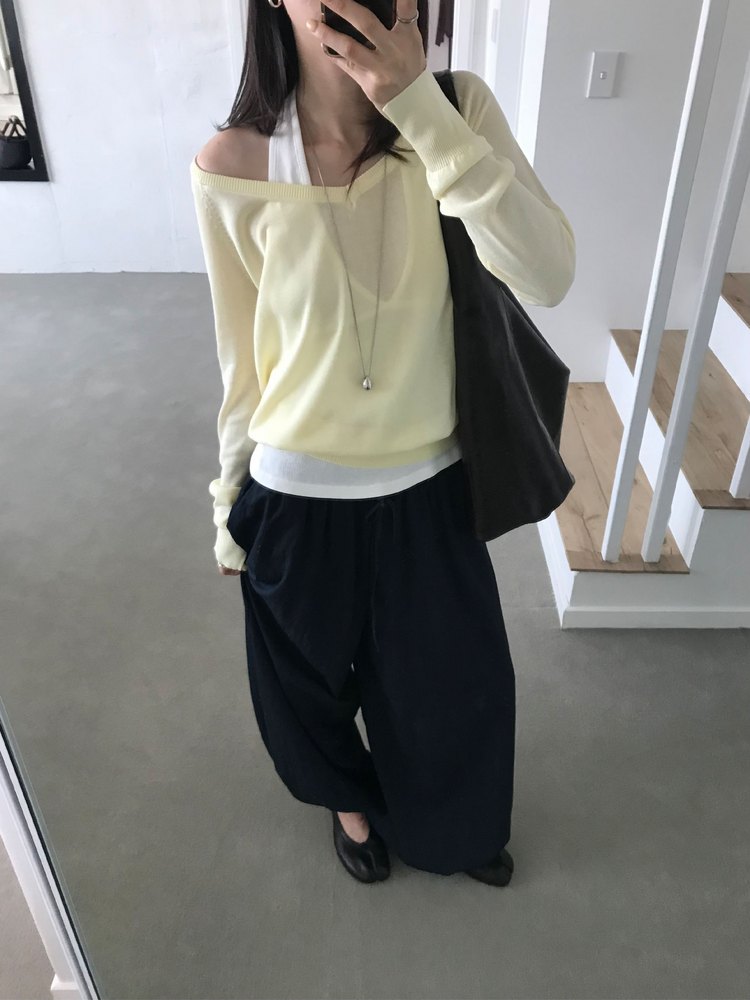 美色透膚V領針織上衣