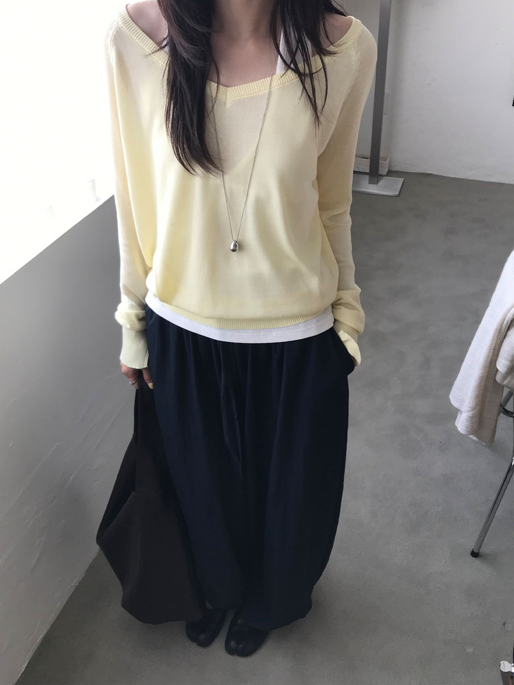 美色透膚V領針織上衣