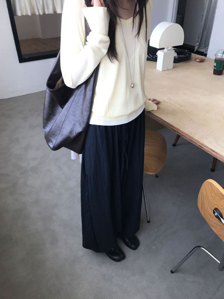 美色透膚V領針織上衣