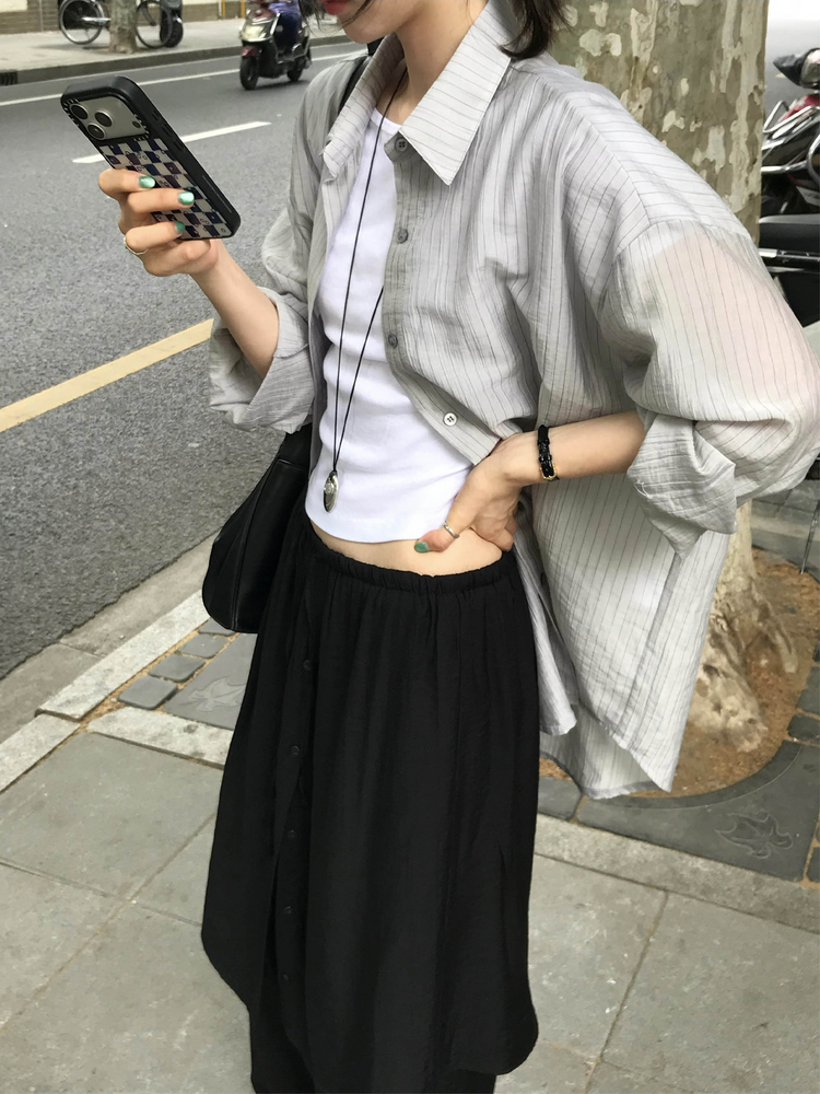 霧光澤排鈕細節裙褲