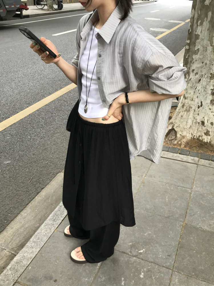 霧光澤排鈕細節裙褲