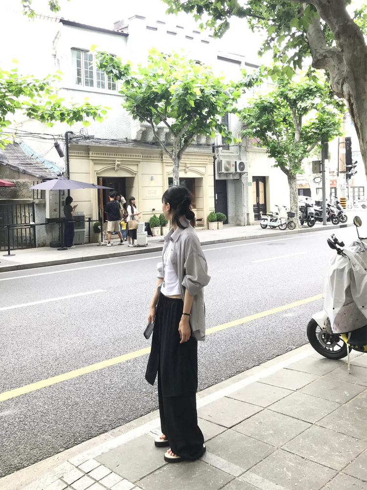 霧光澤排鈕細節裙褲