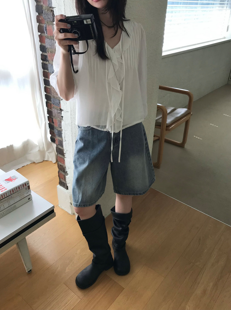 荷葉邊垂帶細節上衣