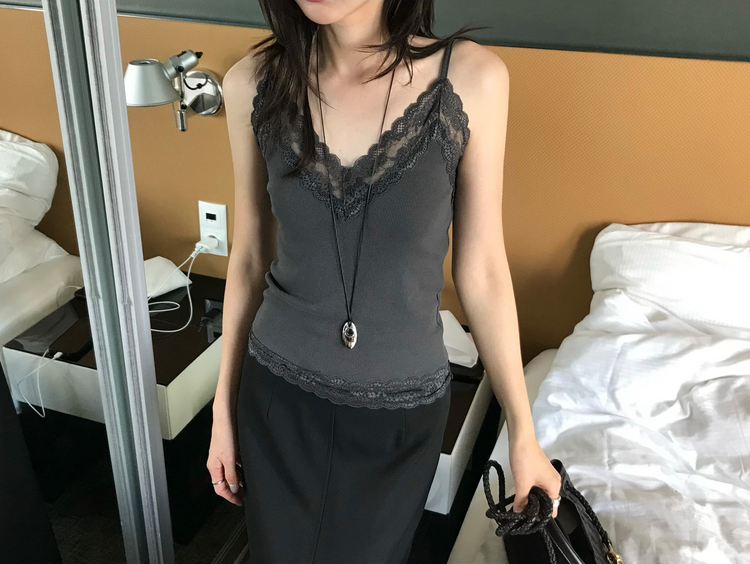 蕾絲邊V領背心