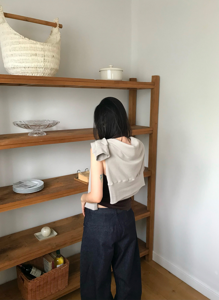 原色內壓褶細節彎刀牛仔褲