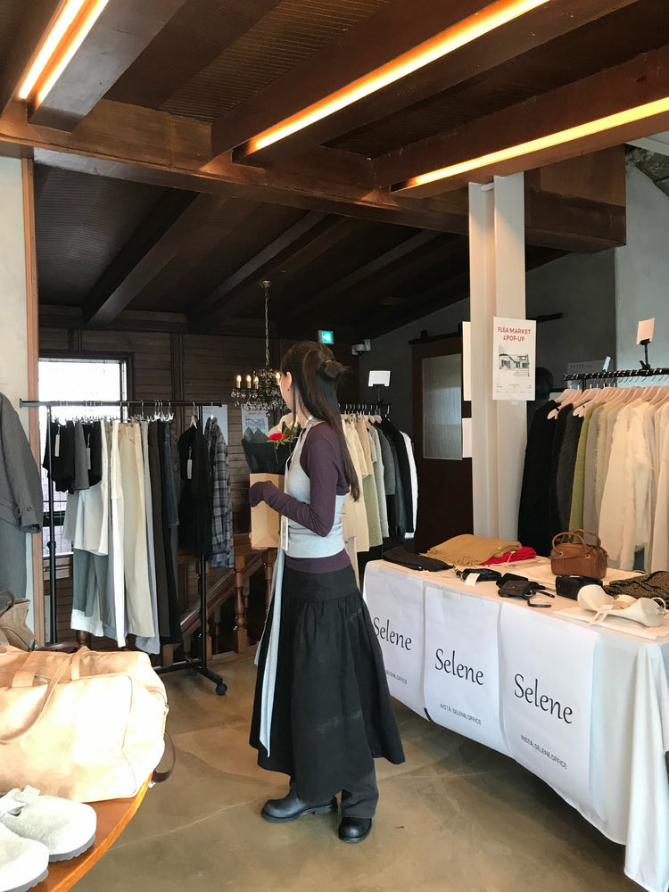 微透美色後開叉上衣