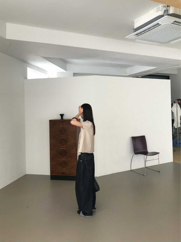 荷葉邊垂帶排鈕細節上衣