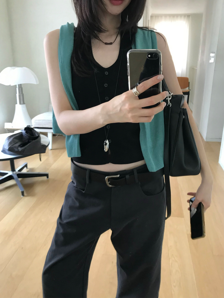 掛脖排鈕細節背心
