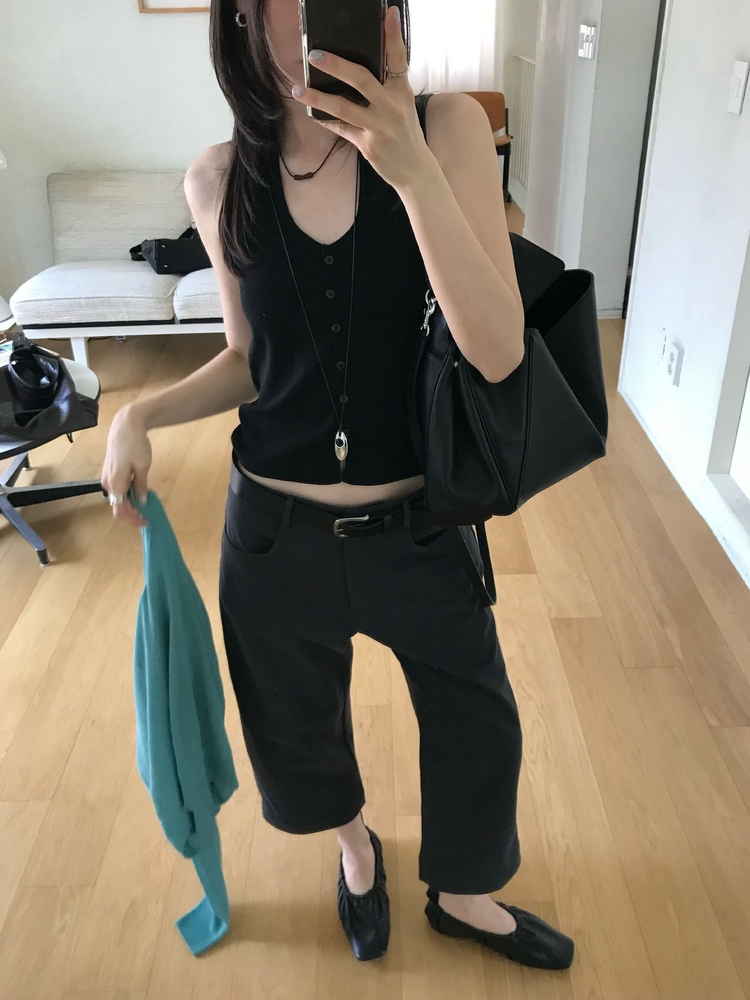 掛脖排鈕細節背心