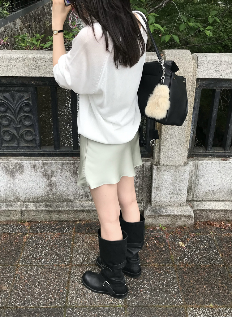 微透膚U領針織上衣