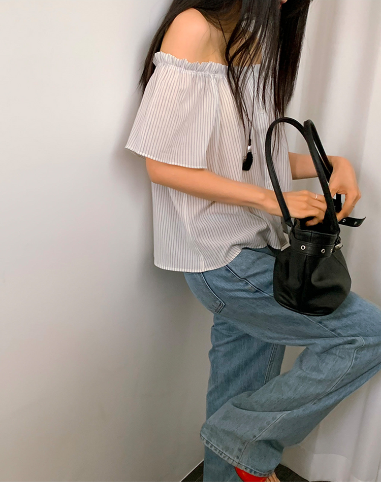 條紋美肩排鈕上衣