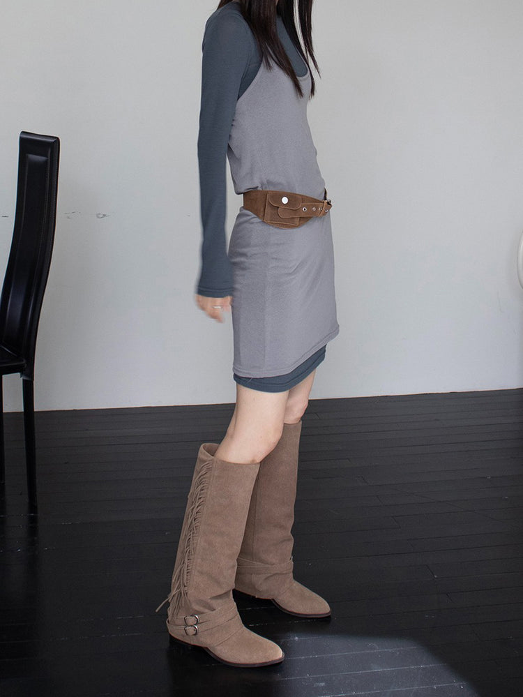 麂皮流蘇細節尖頭長靴