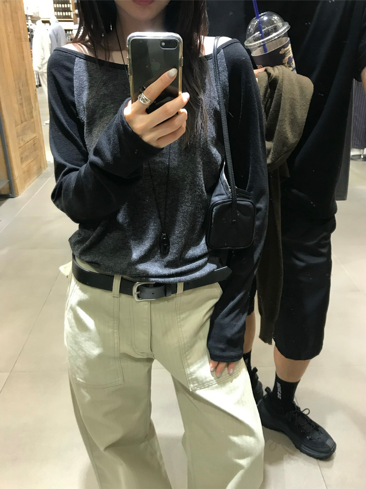 美肩撞色牛角袖細節上衣