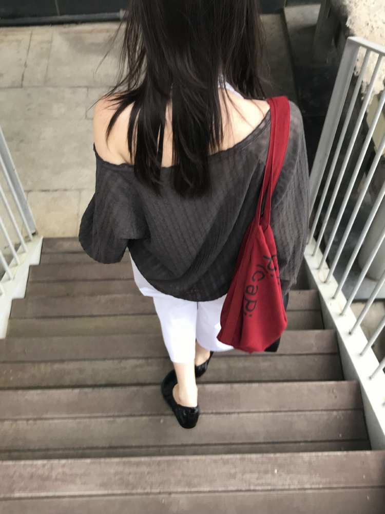 條紋掛脖上衣