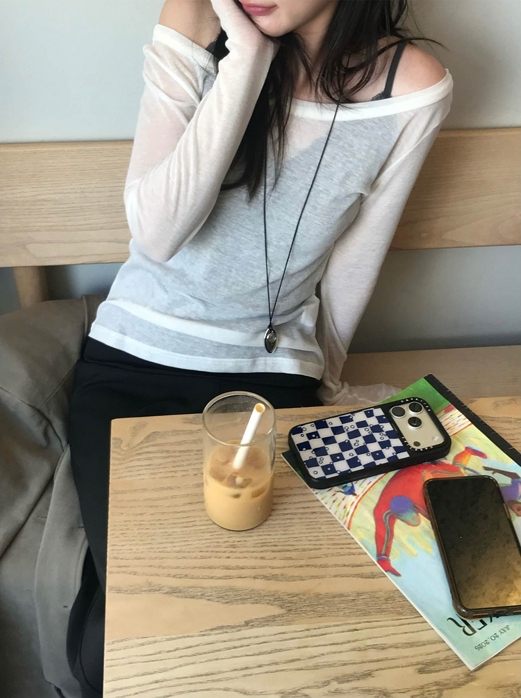 透膚大圓領修身上衣