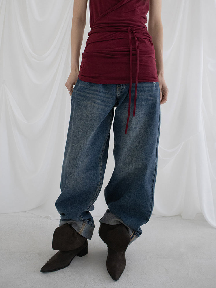 美色掛脖綁帶細節上衣