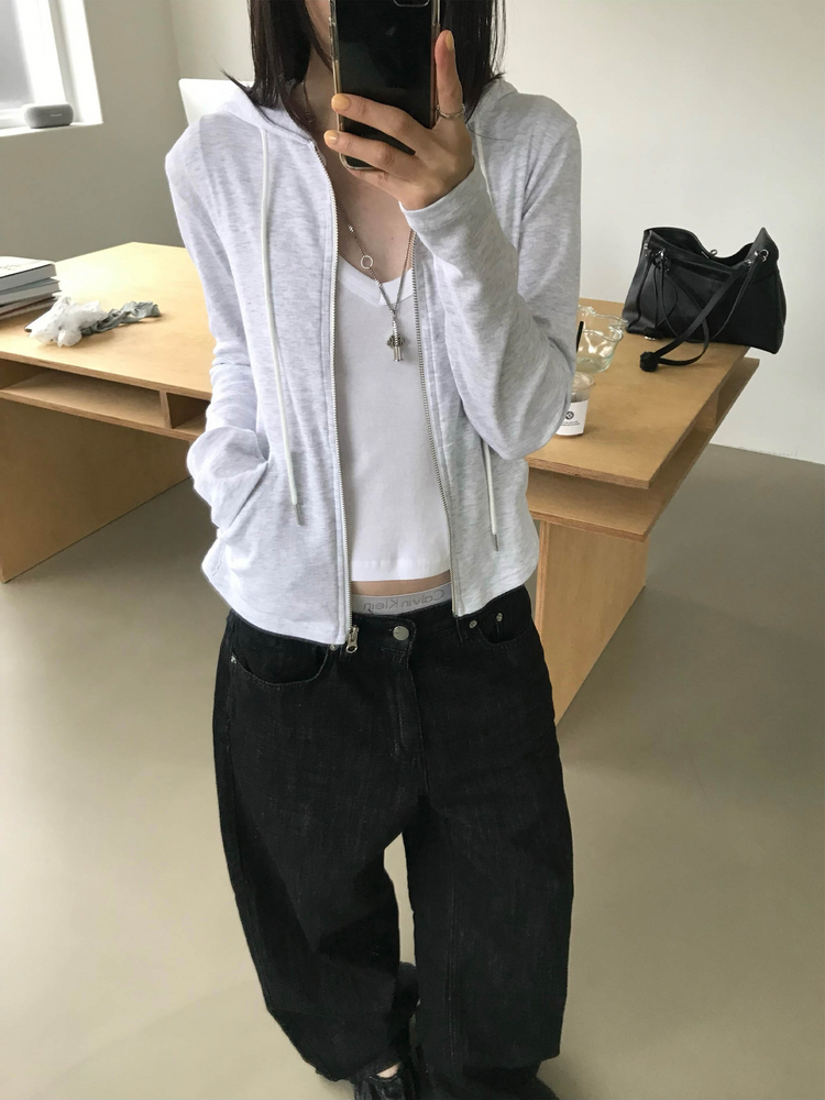 輕薄弧下擺連帽修身外套