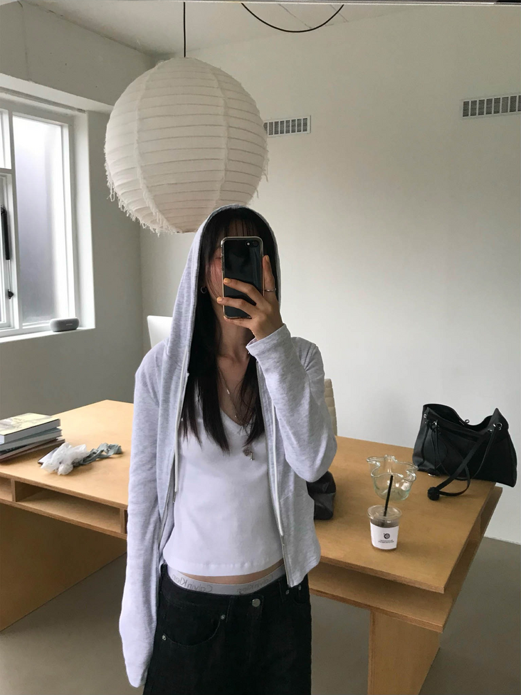 輕薄弧下擺連帽修身外套