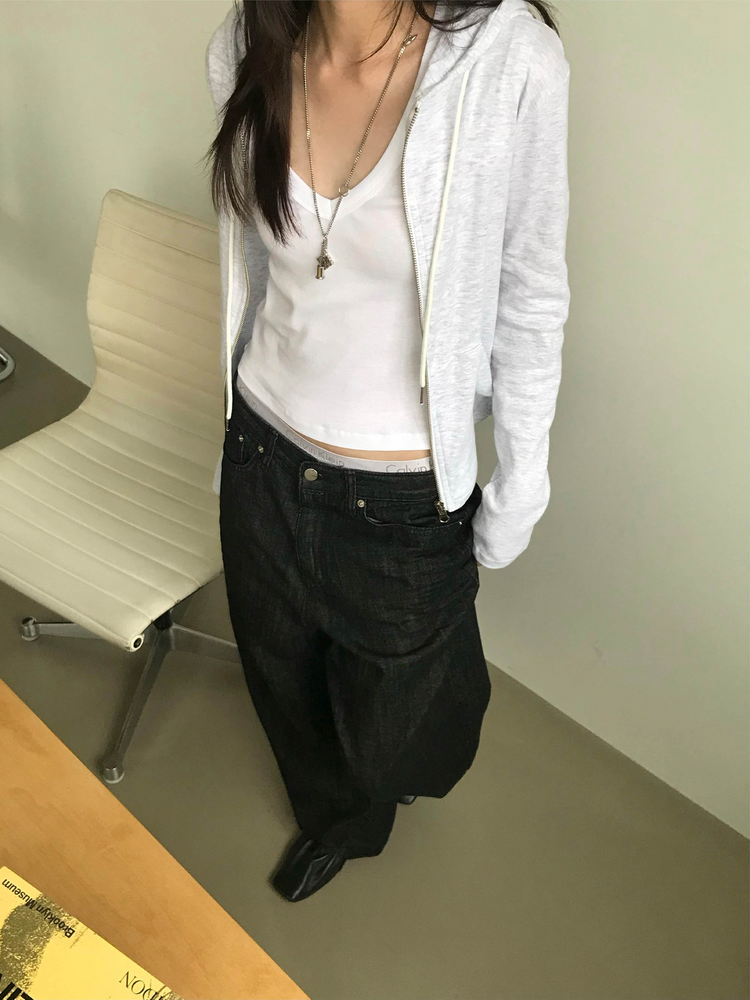 輕薄弧下擺連帽修身外套