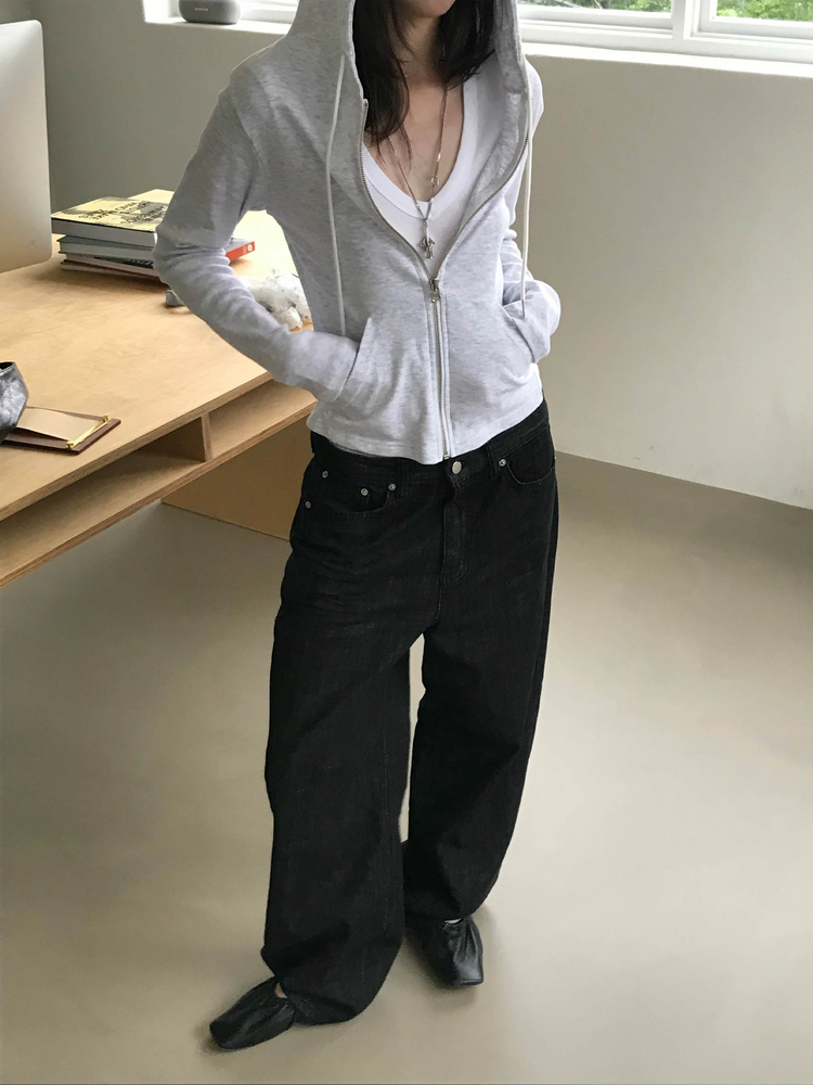 輕薄弧下擺連帽修身外套