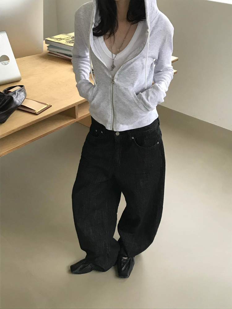輕薄弧下擺連帽修身外套