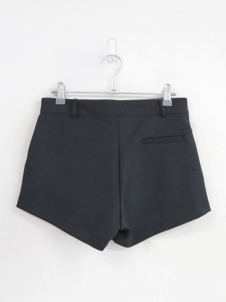 基礎鉚釘細節低腰短褲