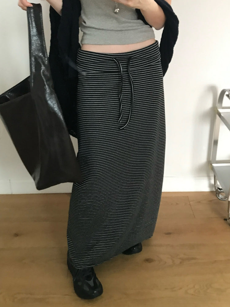 美色削肩細帶背心